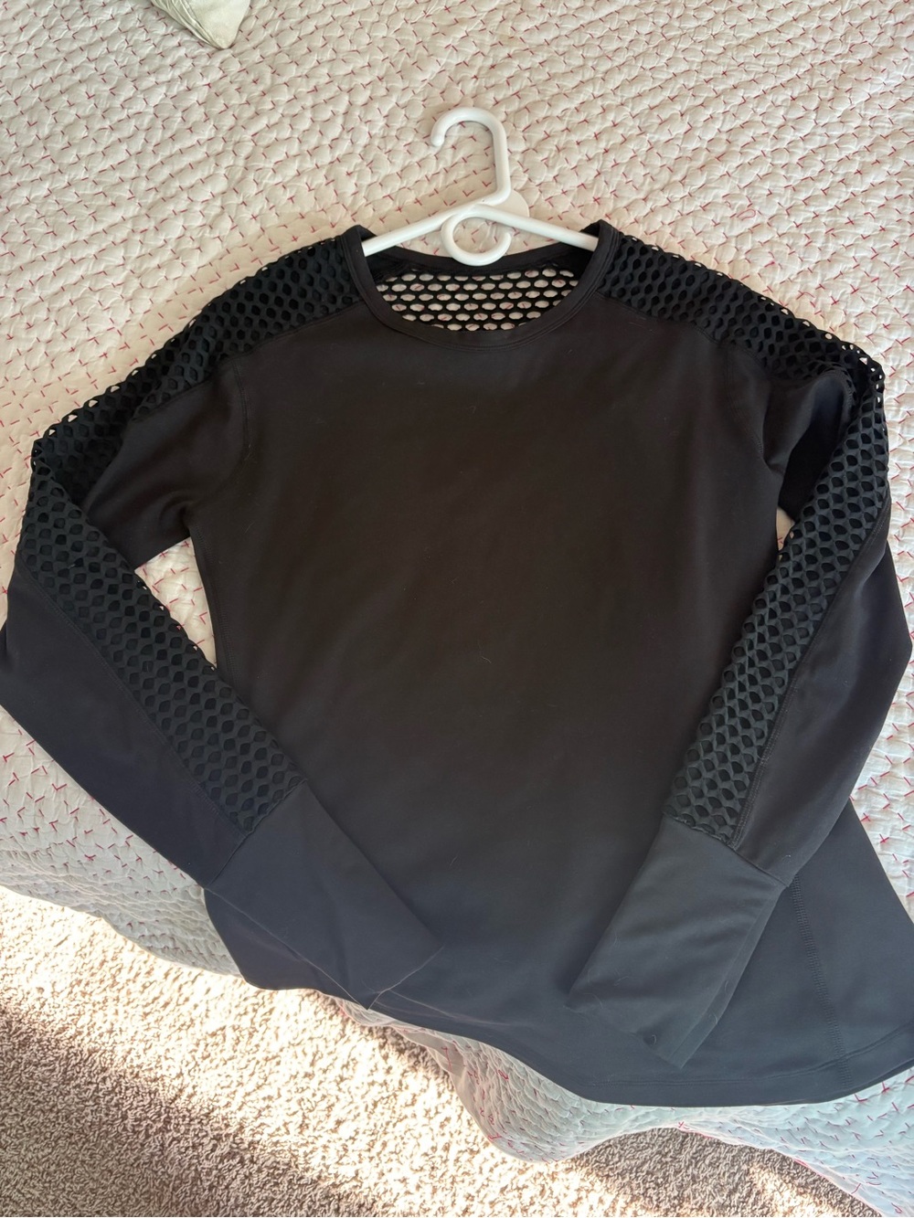 ⚫️⚫️ Women’s Lorna Jane Black Long Sleeve Sweatshirt with Mesh Sleeve 🏃‍♀️🏃‍♀️